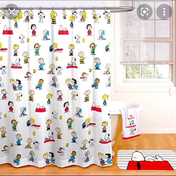 Brand new in packaging snoopy shower curtain - Picture 1 of 1